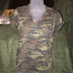 Camo vee neck tee